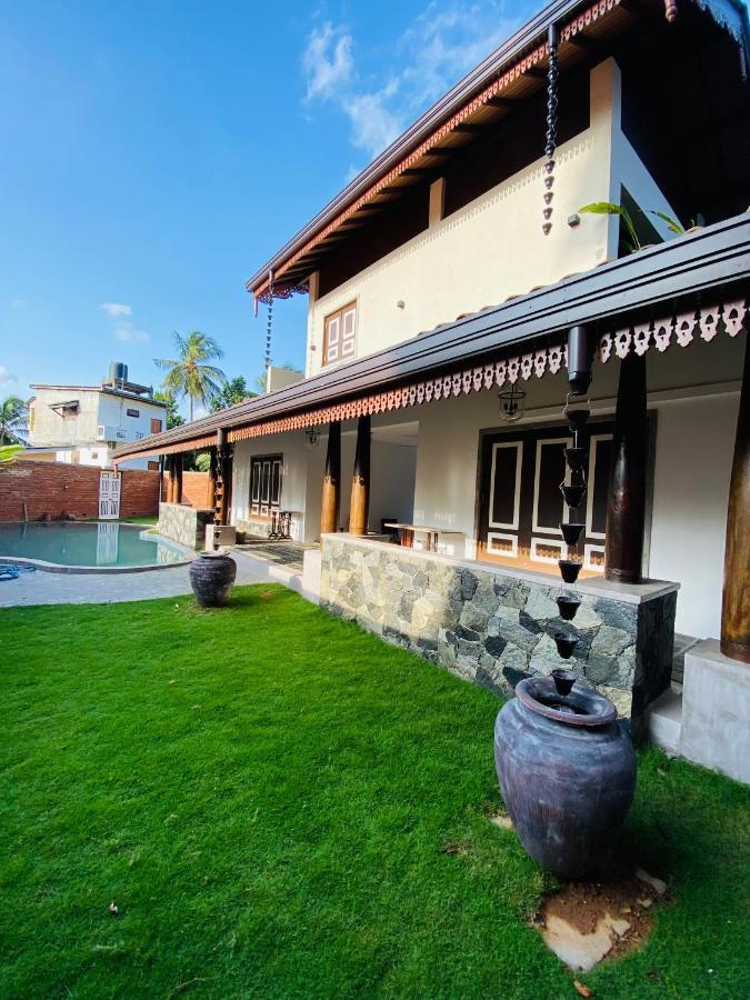 Thaprobana Villa Tangalle - Private Villa Екстериор снимка