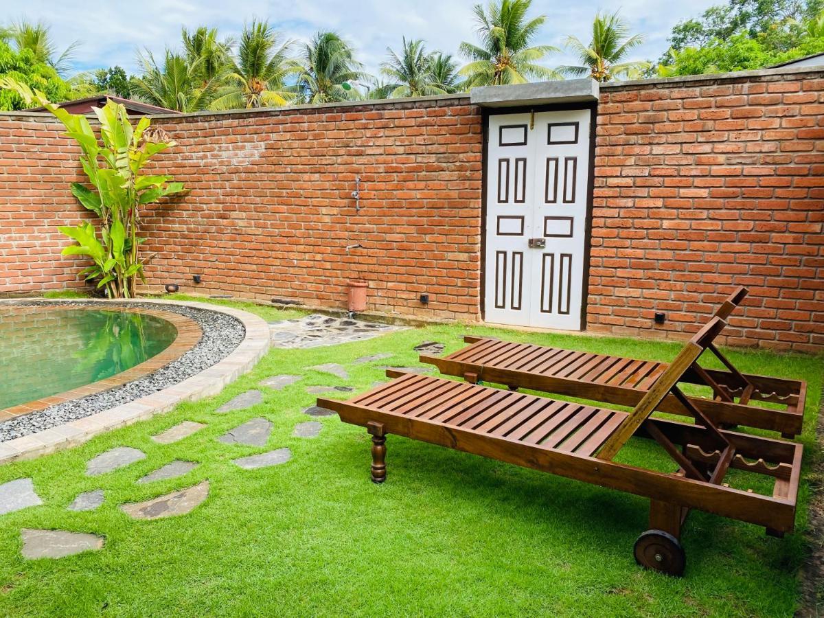 Thaprobana Villa Tangalle - Private Villa Екстериор снимка