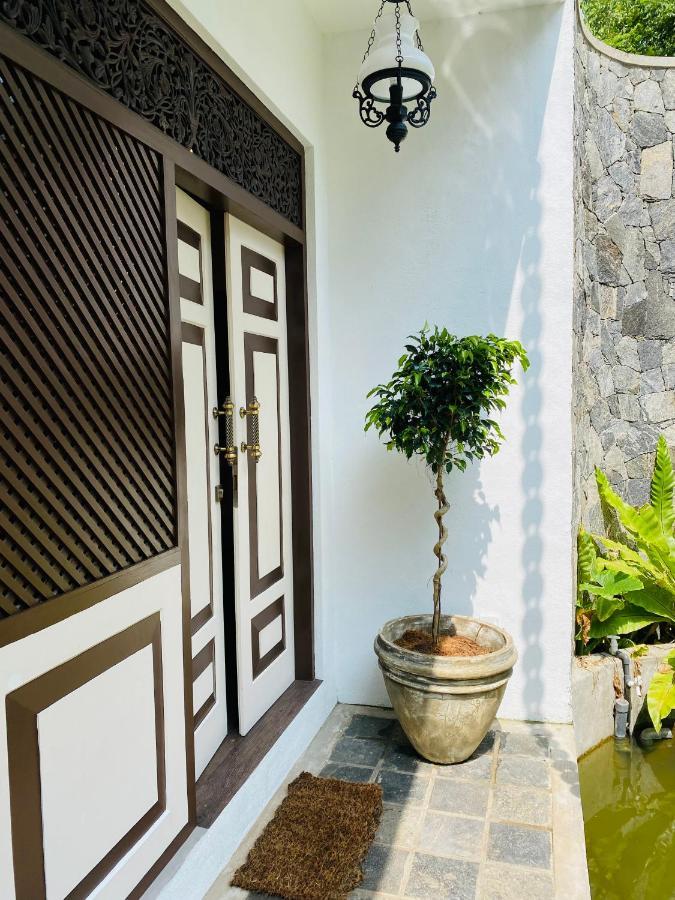 Thaprobana Villa Tangalle - Private Villa Екстериор снимка
